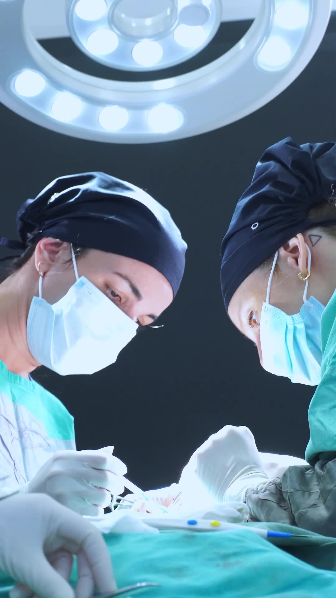 Segundo reel de Jin Cirugía Plástica — captación de pacientes con marketing médico AVA BLUE